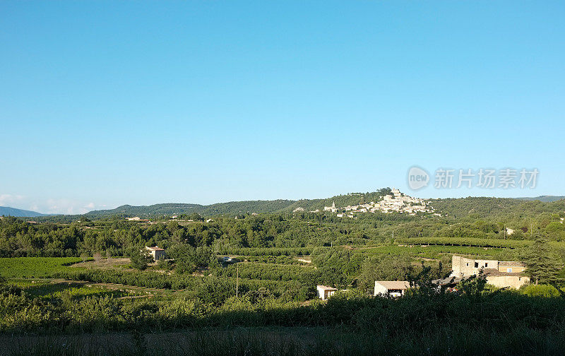 Le Luberon:靠近Lacoste和Bonnieux